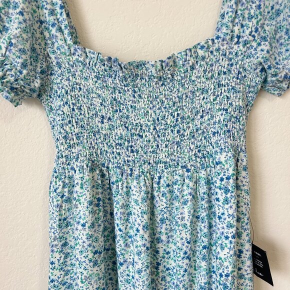 New Lulus Dress Womens Medium Blue Ready to Bloom Floral Smocked Tiered Maxi M - Picture 4 of 9